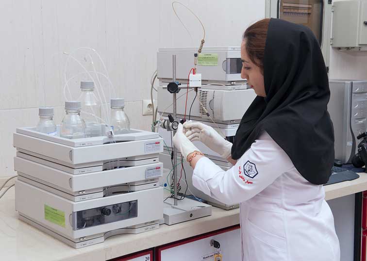 آزمایشگاه کروماتوگرافی مایع با کارایی بالا معیاردانش پارس